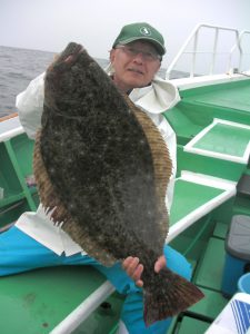 小出さん 大ヒラメ4.9kg!!お見事です♪